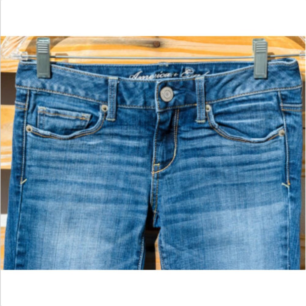 American Eagle 05/2010 Distressed Low Rise Skinny - Picture 3 of 3